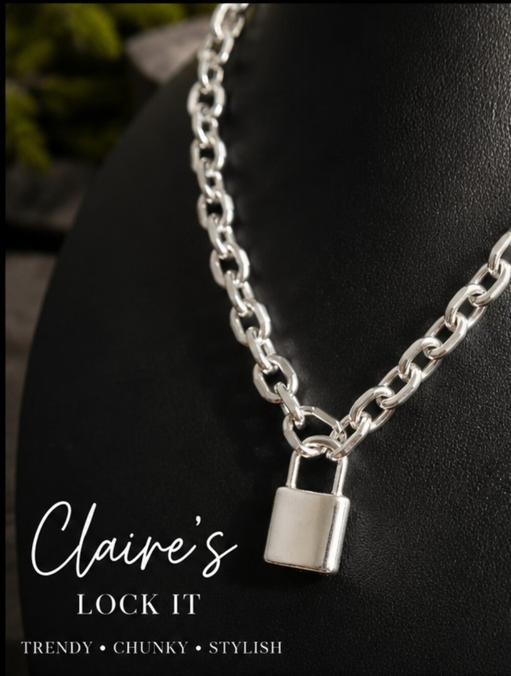Title:Claires Silver Tone Padlock Lock Pendant Chunky Chain Necklace Y2K